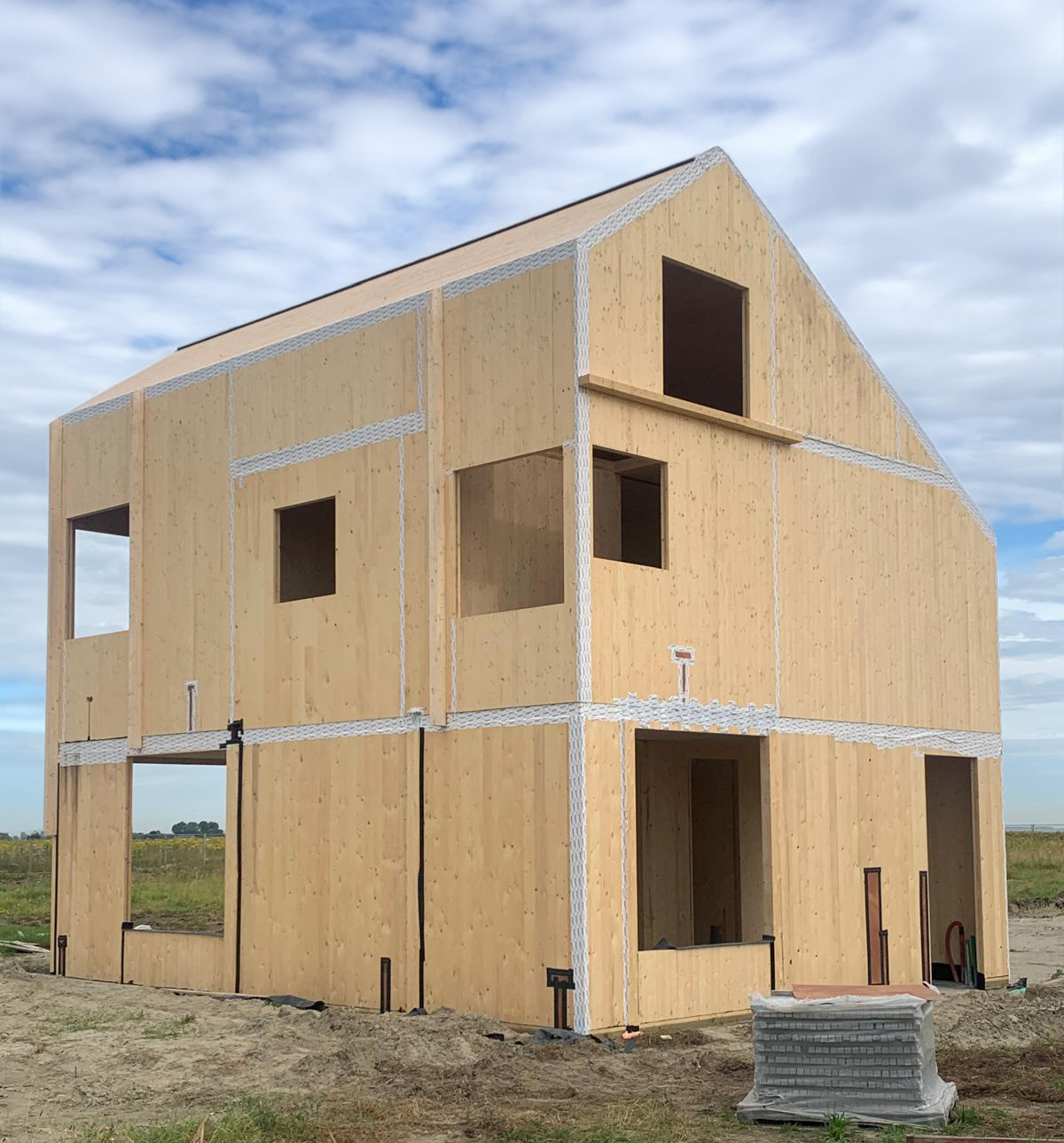 Waterzande CLT-woning te koop