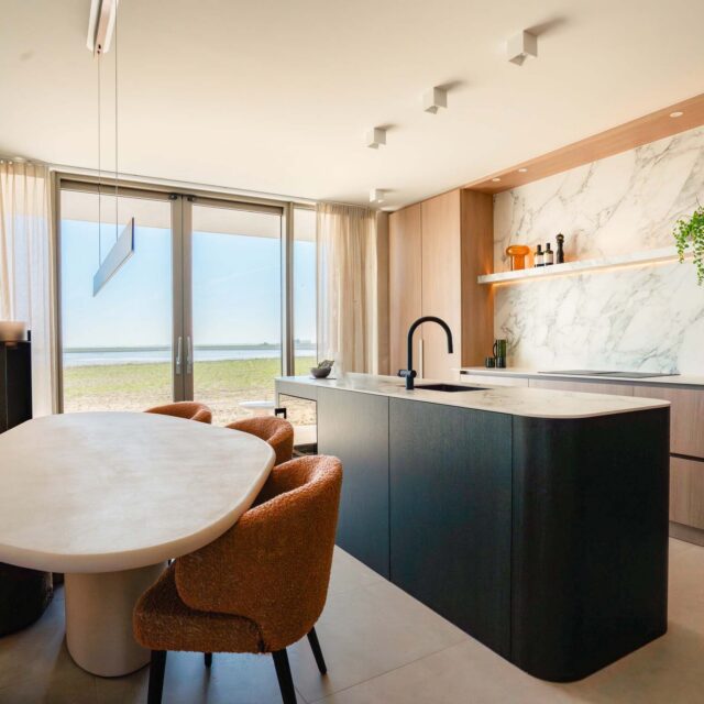 Keuken van het modelappartement in Waterzande