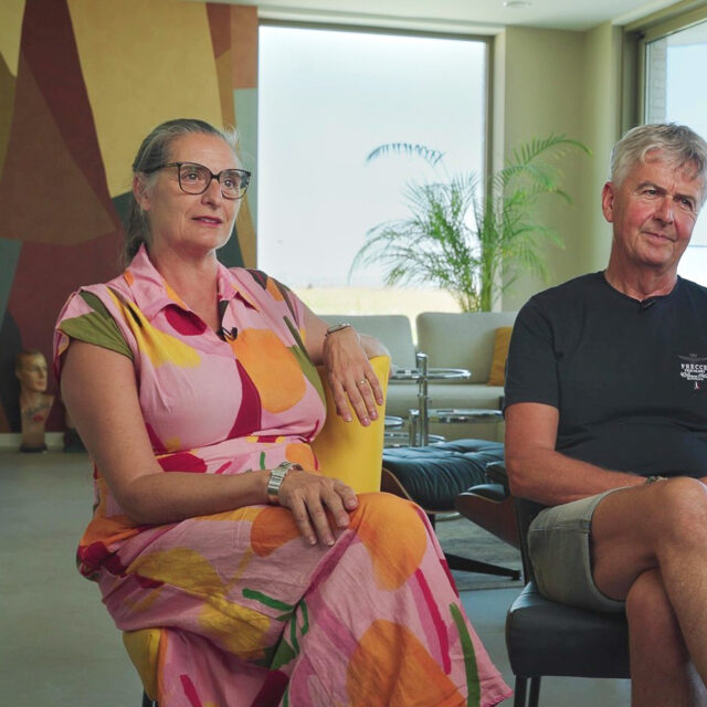 Dingena en Otto Tromp tijdens hun interview over wonen in Waterzande