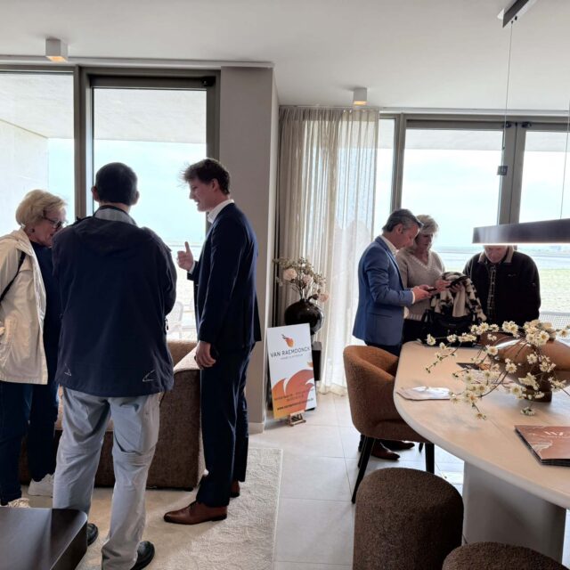 Succesvolle opening van het kijkappartement in Waterzande